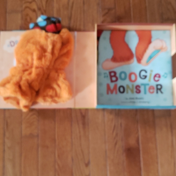 Brand New Children's Book, CD & Fuzzy Leg Warmers - Picture 2 of 4
